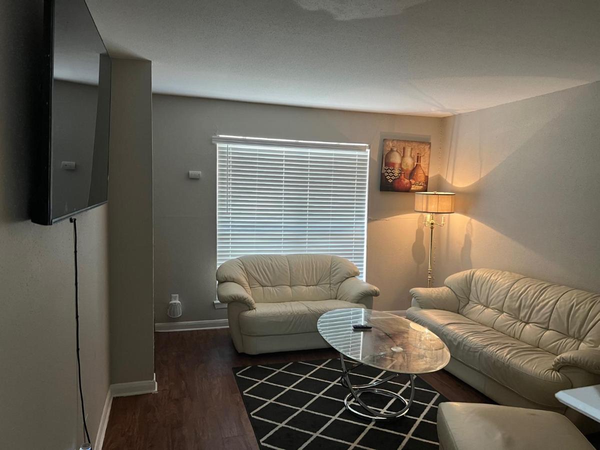 Lovely 1-Bedroom Townhome With Nice Amenities Houston Exterior foto