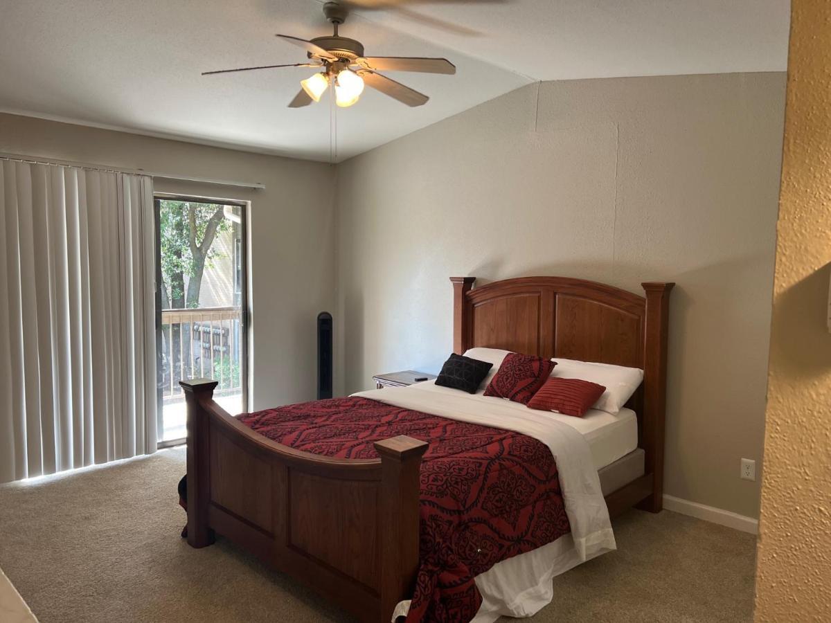 Lovely 1-Bedroom Townhome With Nice Amenities Houston Exterior foto